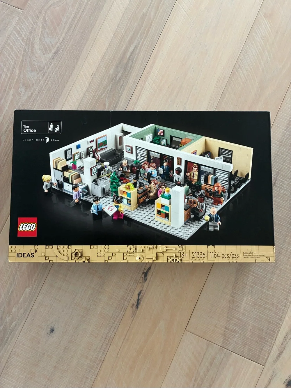 Lego The Office Set - Black, Tan, White, Green